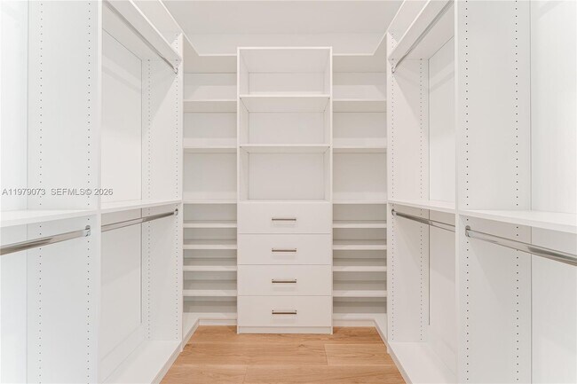 Building Photo - 464 NE 6th St