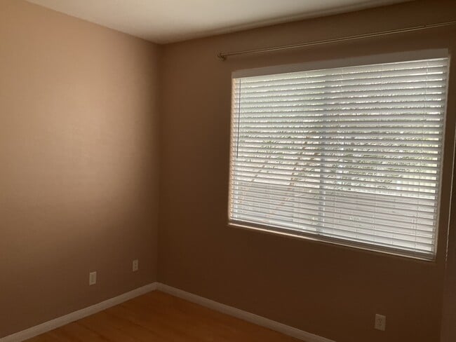 Building Photo - 8510 Sonnet Ct