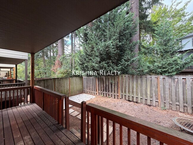 Building Photo - 15561 SW Stone Ridge Cir