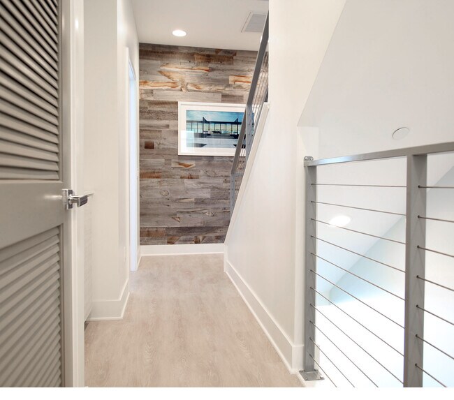 Building Photo - 6068 W Studio Ct