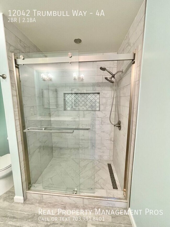 Building Photo - 12042 Trumbull Way