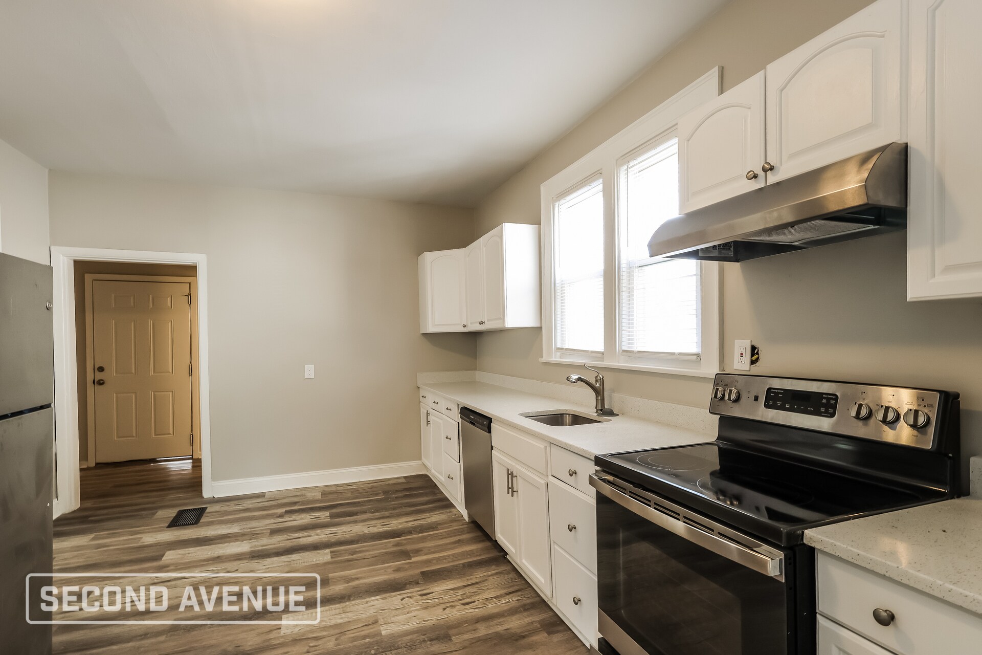 Building Photo - 5325 Rolston Ave