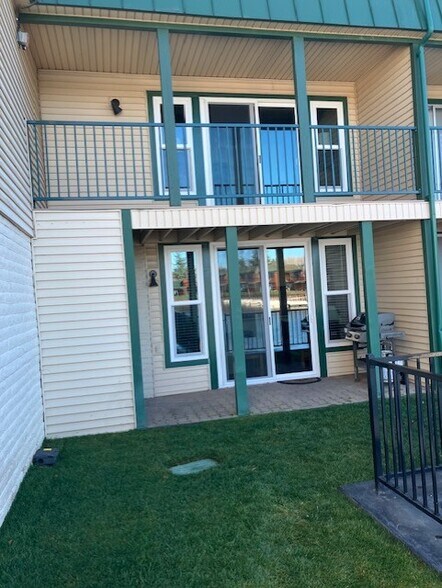 Building Photo - 439 Ala Wai Blvd