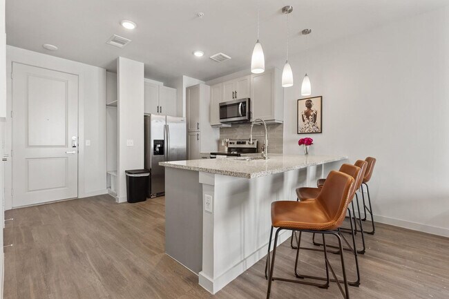 Building Photo - 5820 1/2 Cameron Road-SI FL4-ID1303398P