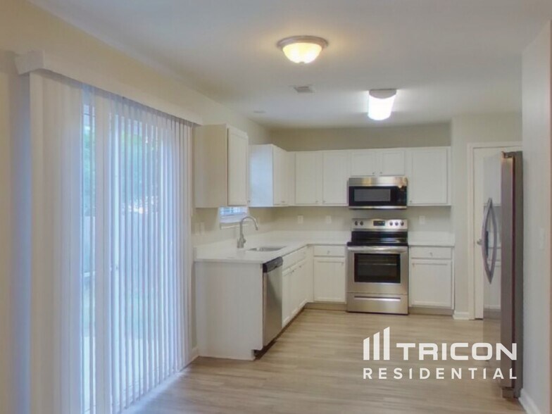 Building Photo - 1467 Eschol Ln NW