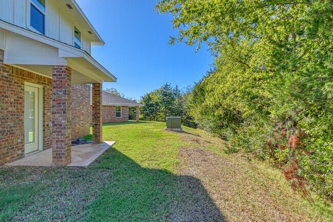 Building Photo - Brand New Construction!  Lawn care included!