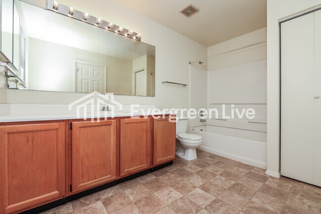 Building Photo - 6850 Deer Bluff Dr