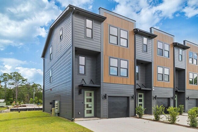 Building Photo - 125 Blue Eden Lp