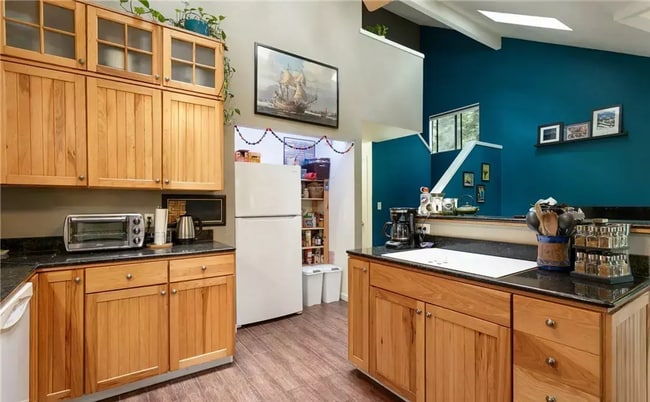 Building Photo - 62 Louise View Dr