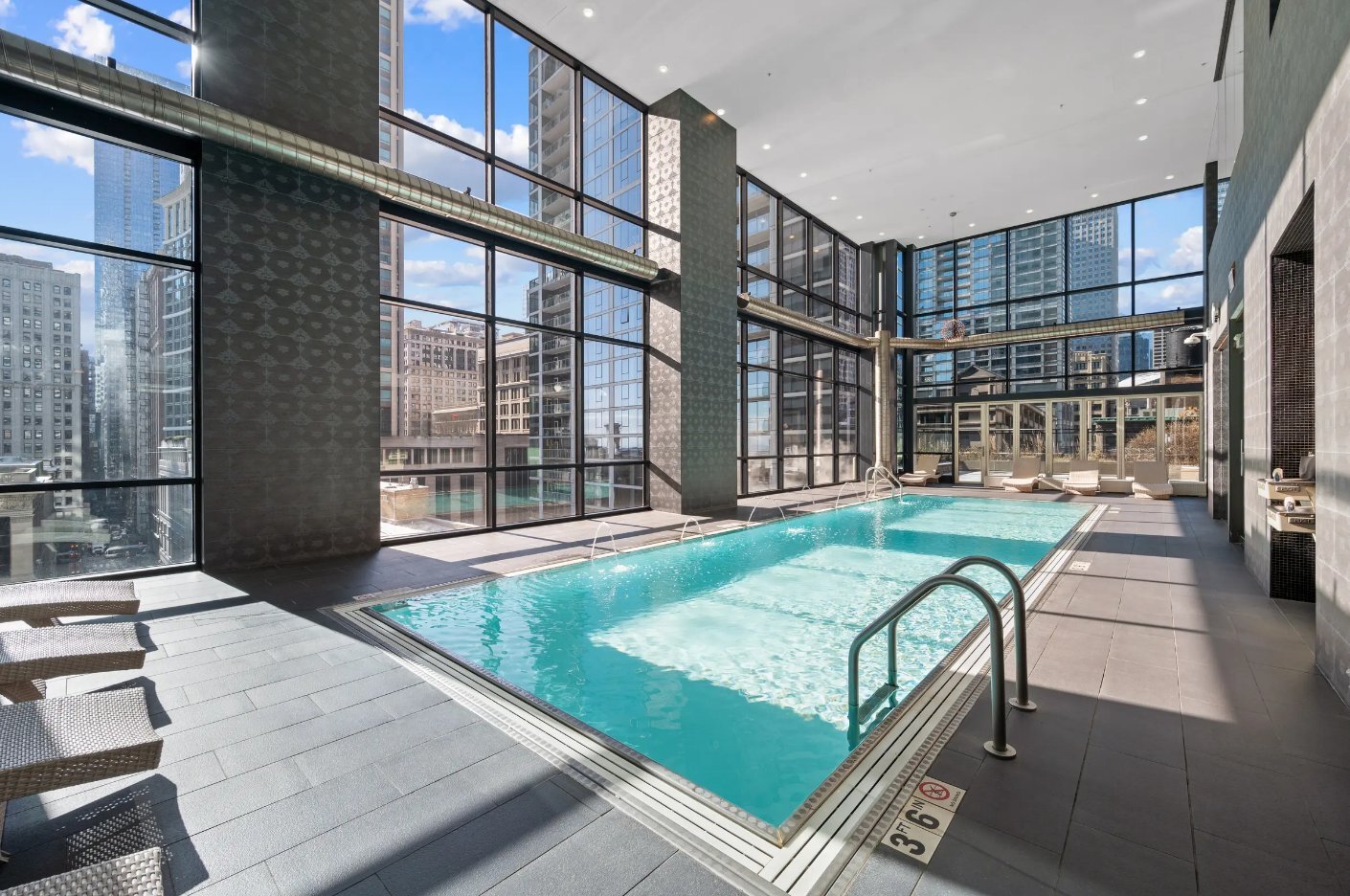 Building Photo - 180 N Michigan Ave