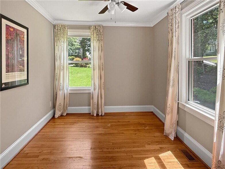 Building Photo - 656 Timm Valley Rd NE