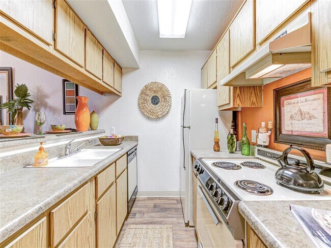 Building Photo - Country Club at Valley View - 55+ Senior A...