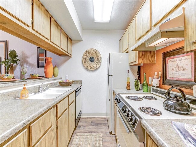 Building Photo - Country Club at Valley View - 55+ Senior Apartments