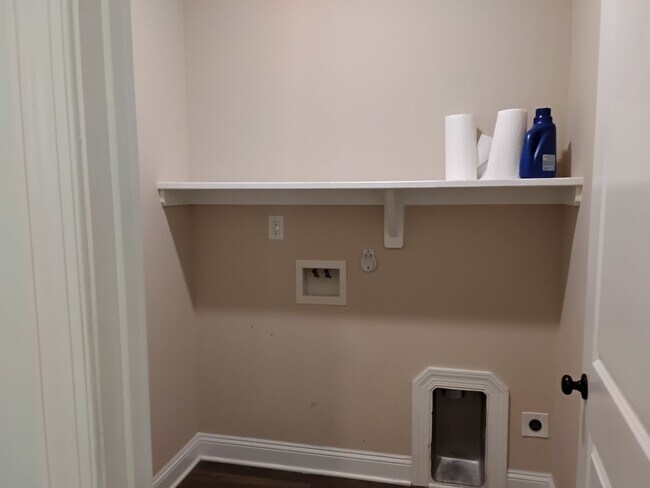 Building Photo - 4 Bedroom home in Beaufort