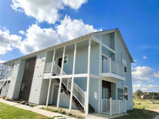 Primary Photo - 430 Schmidt Rd