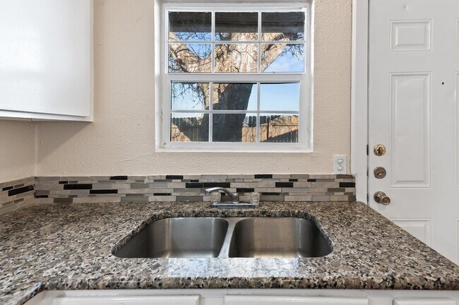 Building Photo - 410 Old Thorndale Rd