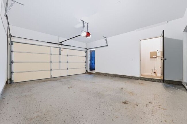 Building Photo - 5716 Pine Oak Dr, Norcross, GA 30092