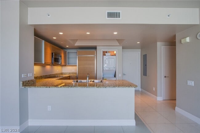 Building Photo - 222 Karen Ave