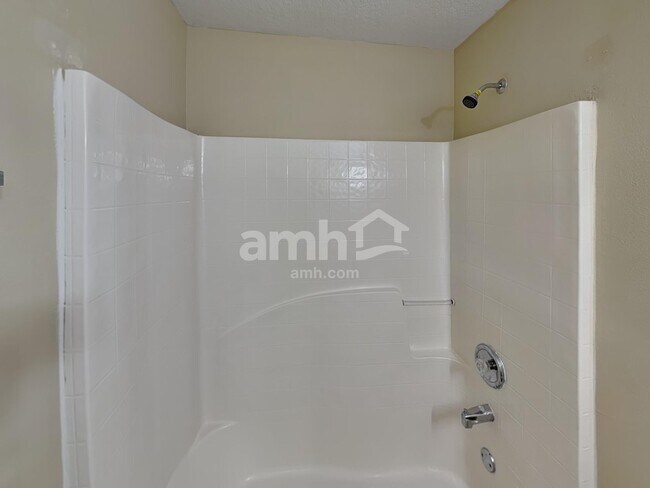 Building Photo - 795 Skyridge Rd