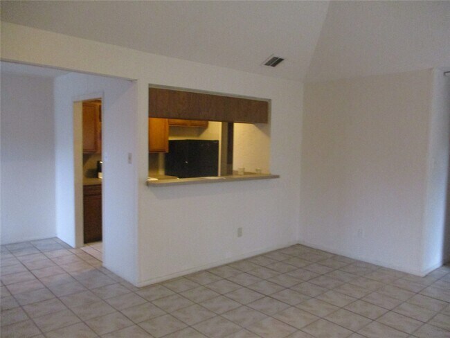 Building Photo - 10806 Lynbrook Dr