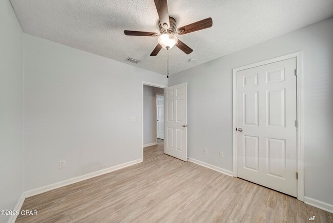 Building Photo - 3127 Douglas Rd