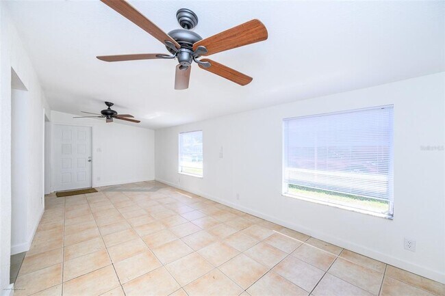 Building Photo - 510 Sharon Cir
