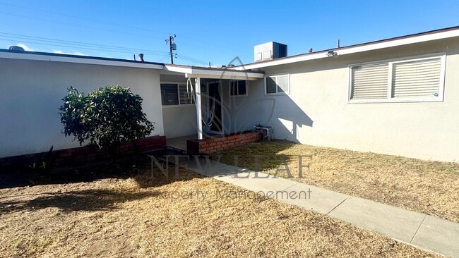 Building Photo - 1444 E Colton Ave