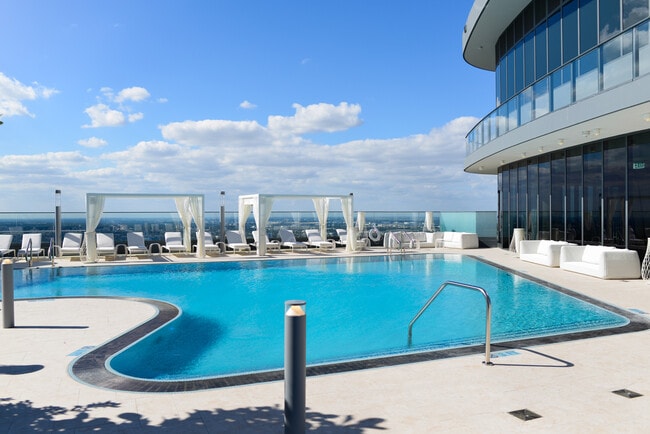 Building Photo - 1000 Brickell Plz