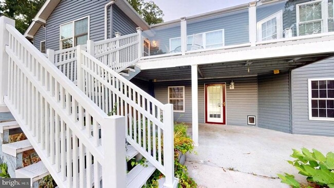 Building Photo - 202 Lakeside Loop