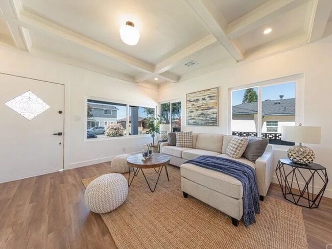 Building Photo - Available 9/19/2026 - Please do not disturb current occupants.  This home is shown by by appointm...