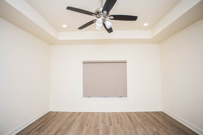 Building Photo - Luxury Living in the Estates at Vintage