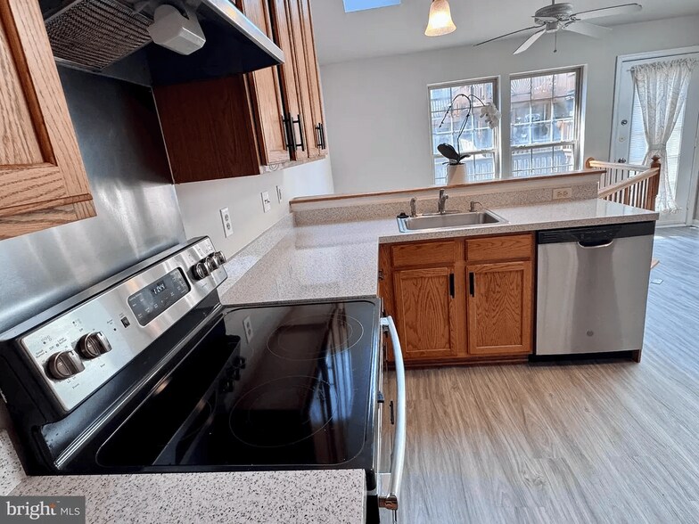 Building Photo - 3 Bailey Ln