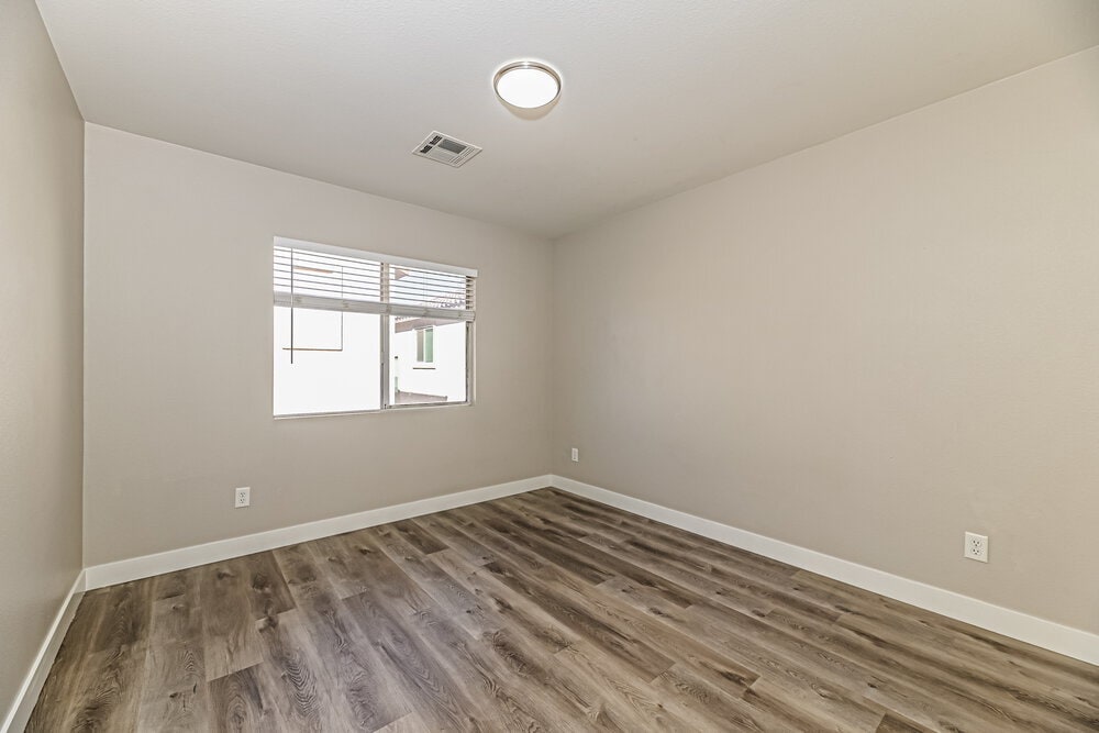 Building Photo - 932 Maple Pines Ave