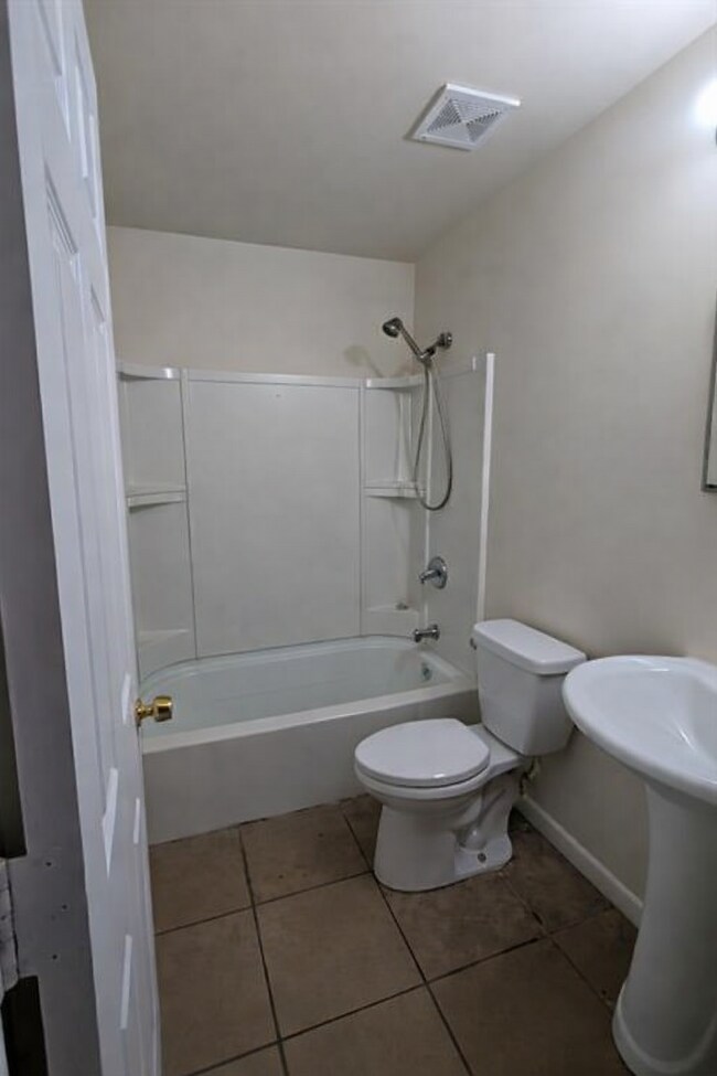 Building Photo - 2803 Marco Dr NW