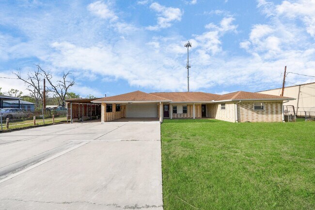 Primary Photo - 4402 Ludwig Ln