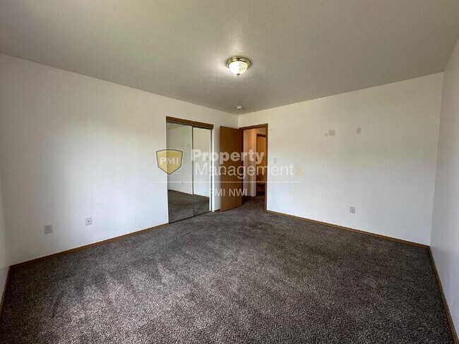 Building Photo - 1510-1516-1516 W 86th Ln