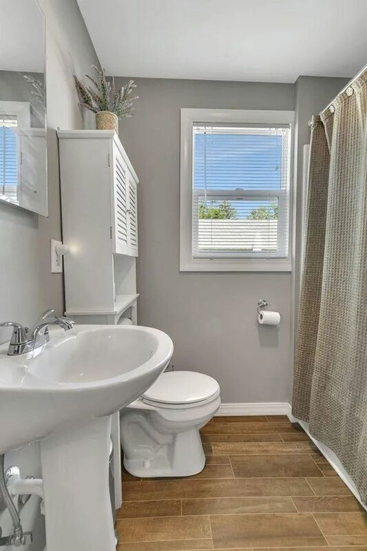 Building Photo - 401 7th Ave S