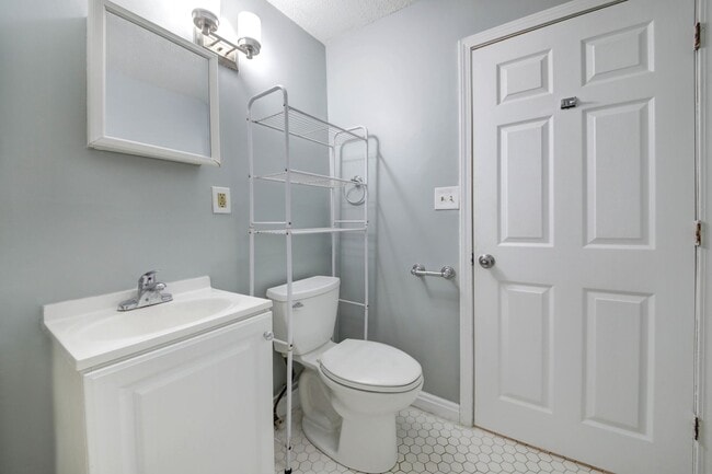 Building Photo - 602 W 36th St