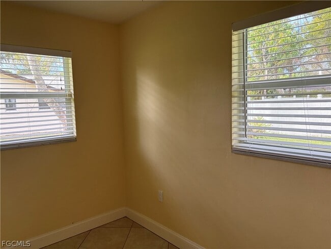 Building Photo - 5652 Eichen Cir