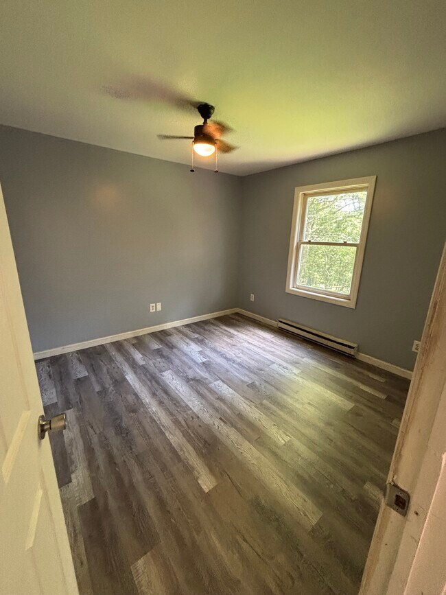Building Photo - 211 Mallard Ln