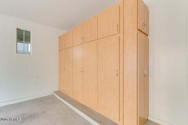 Building Photo - 15837 S 11th Way