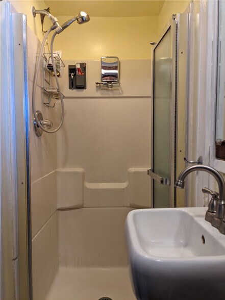 Shower and sink - 2317 Carquinez Ave
