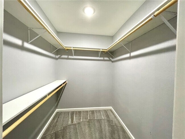 Building Photo - 1507 E 25th St