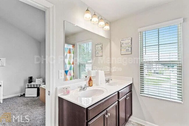 Building Photo - 4999 Rapahoe Trail