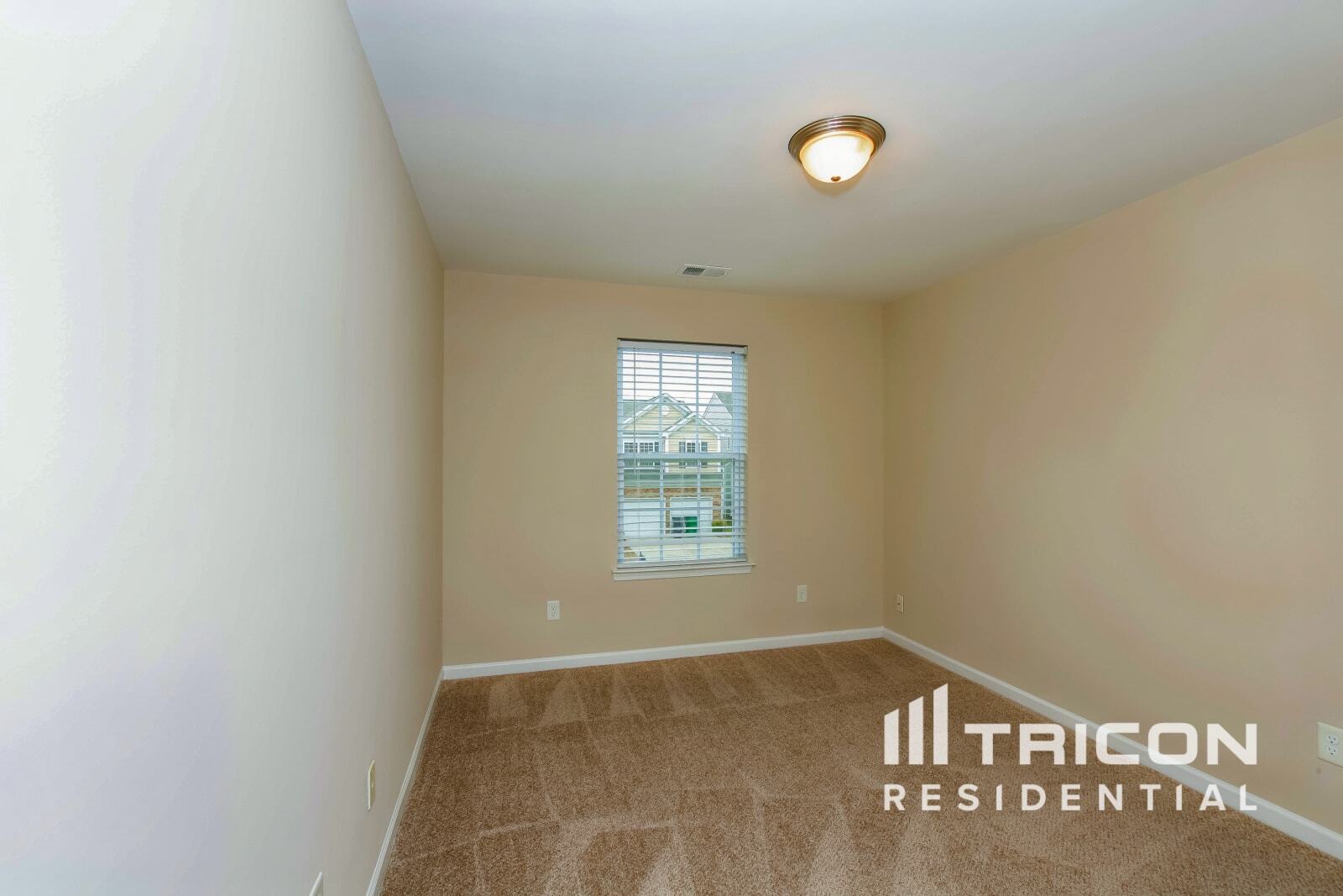 Building Photo - 915 Old Forester Ln