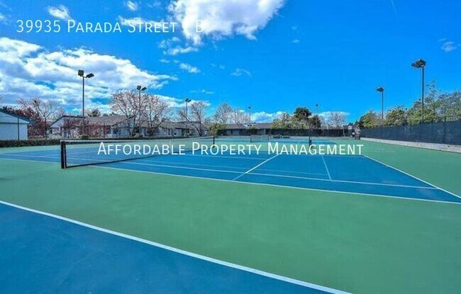 Building Photo - 39935 Parada St