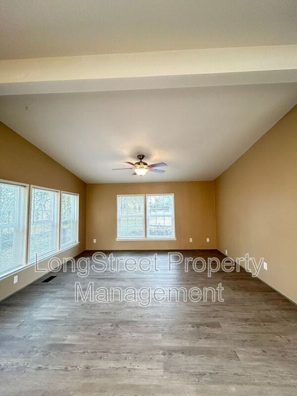 Building Photo - 2520 NW Robinhood St