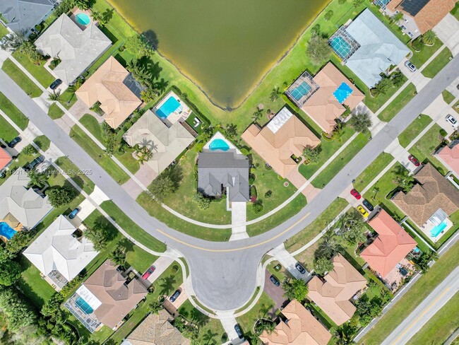 Building Photo - 3833 Cypress Lake Dr