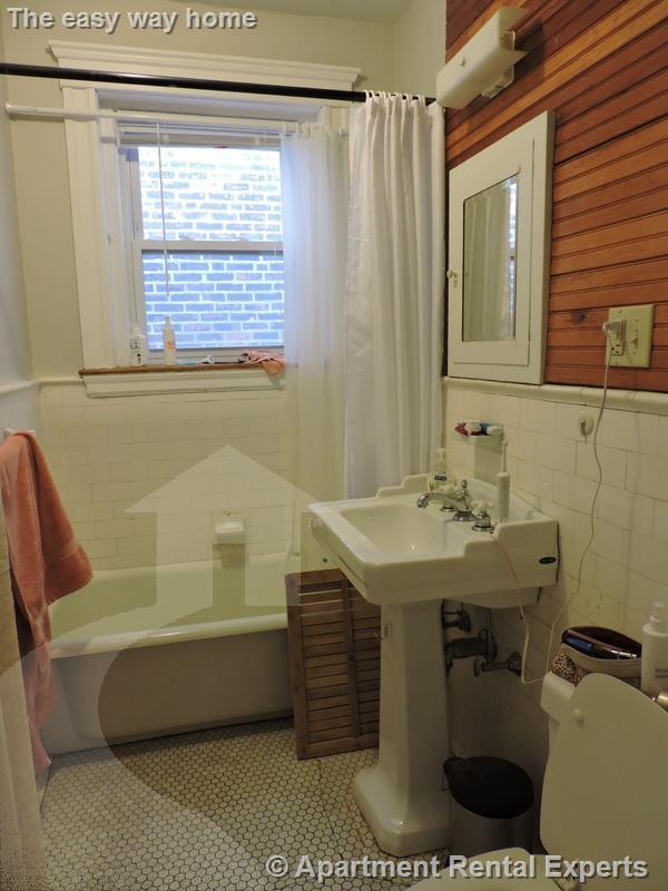 Building Photo - 11 Gray St