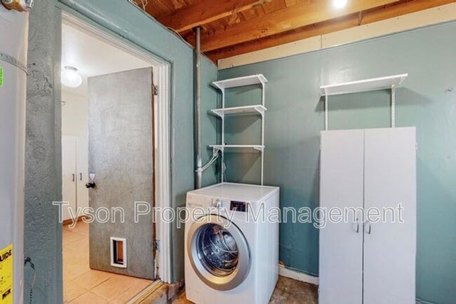 Building Photo - 3321 Cardenas Dr NE
